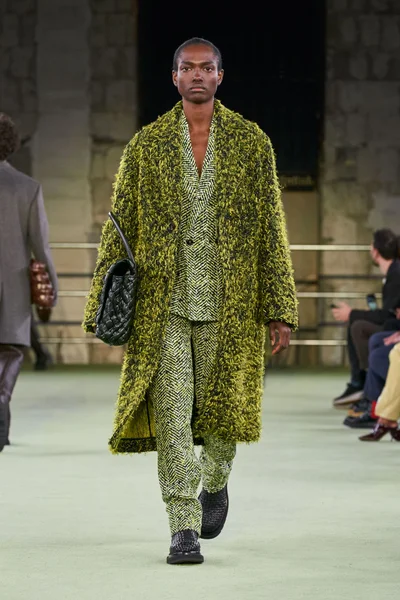 Look 66